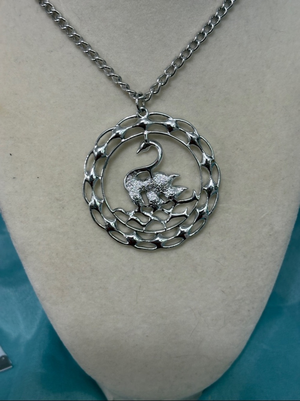 Vintage 1970’s Swan Lake Sarah Coventry Rhinestone necklace - Picture 3 of 7